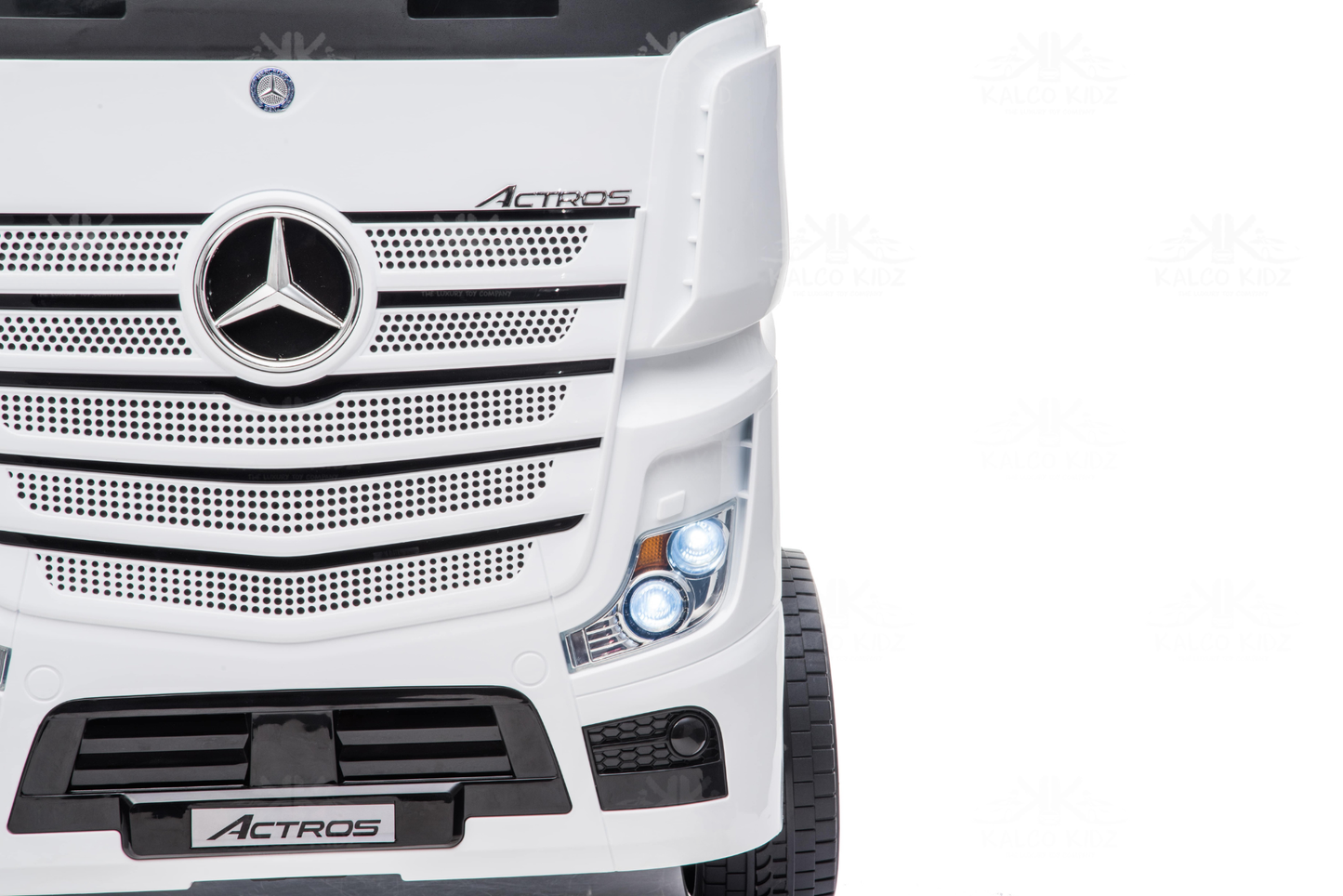 MERCEDES ACTROS TRUCK -  White | 24V | MP4 | Leather Seat | EVA Wheels | RC
